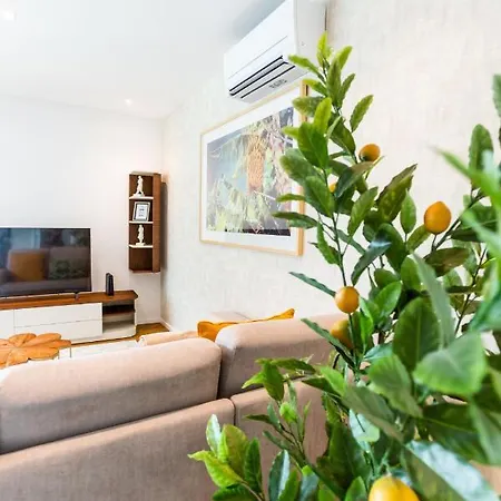 Apartment Banana By Atlantic *