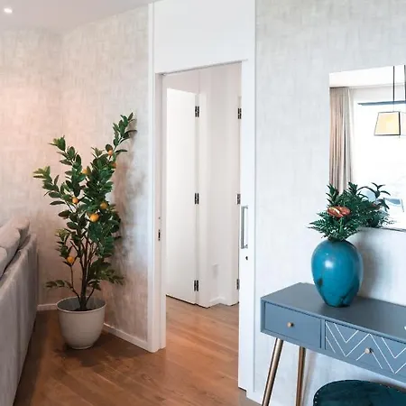 Apartment Banana By Atlantic *